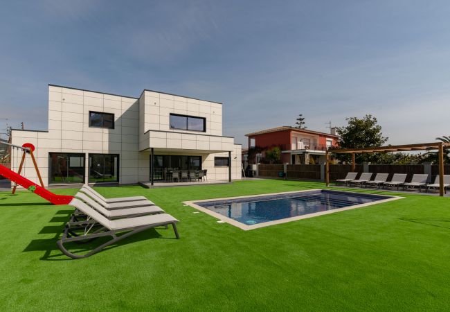 Villa in Pineda de Mar - Villa Malibu Villa in Pineda de Mar - Villa Malibu