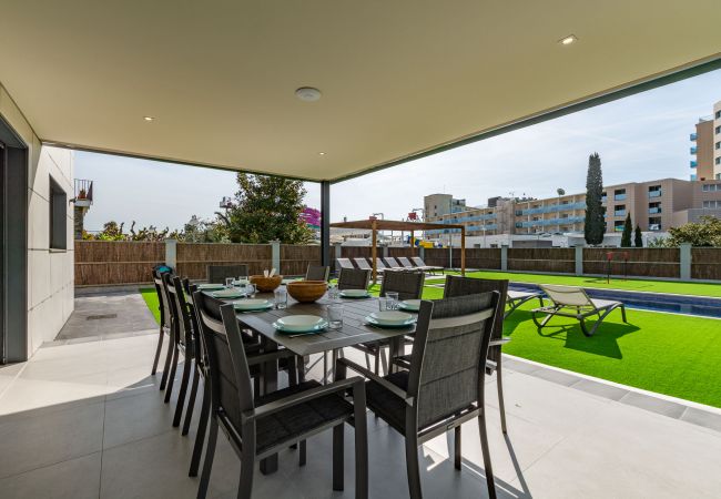 Villa in Pineda de Mar - Villa Malibu Villa in Pineda de Mar - Villa Malibu