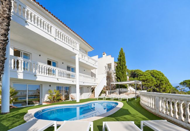 Villa in Lloret de Mar - Villa Marys - panoramic sea views & heated pool!