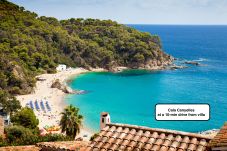 Villa in Lloret de Mar - Villa Marys - panoramic sea views & heated pool!