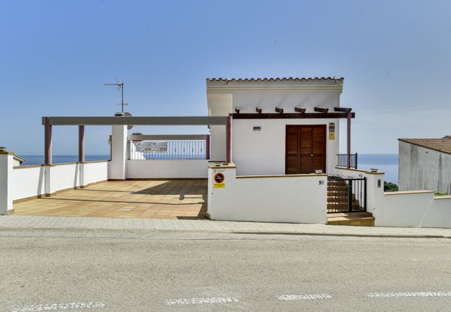 Villa en Blanes - Villa Calamar, near beach and fabulous sea views  Villa en Blanes - Villa Calamar, near beach and fabulous sea views