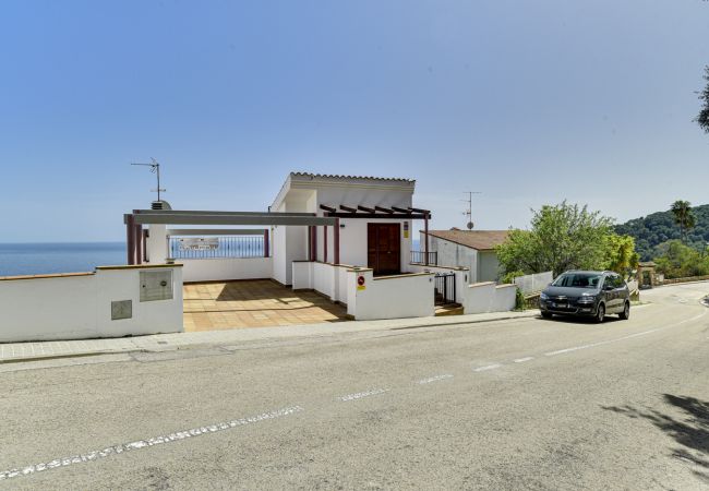 Villa en Blanes - Villa Calamar, near beach and fabulous sea views  Villa en Blanes - Villa Calamar, near beach and fabulous sea views
