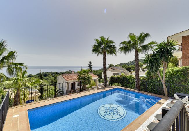 Villa en Blanes - Villa Calamar, near beach and fabulous sea views  Villa en Blanes - Villa Calamar, near beach and fabulous sea views