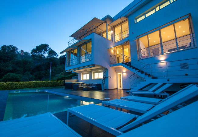Villa in Blanes - Villa Alta Vista, modern luxury villa with stunnin Villa in Blanes - Villa Alta Vista, modern luxury villa with stunnin