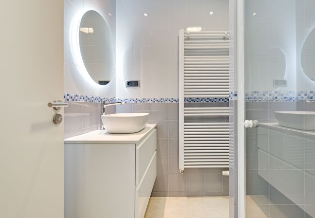 Villa in Blanes - Villa Alta Vista, modern luxury villa with stunnin Villa in Blanes - Villa Alta Vista, modern luxury villa with stunnin