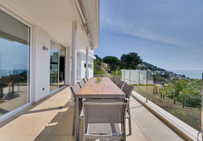 Villa in Blanes - Villa Alta Vista, modern luxury villa with stunnin Villa in Blanes - Villa Alta Vista, modern luxury villa with stunnin