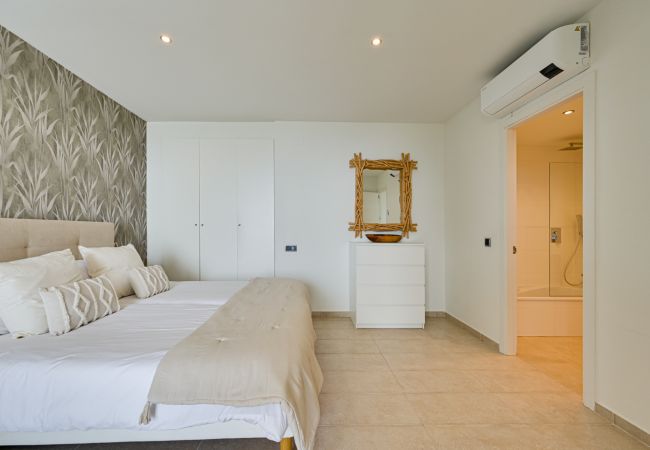 Villa in Blanes - Villa Alta Vista, modern luxury villa with stunnin Villa in Blanes - Villa Alta Vista, modern luxury villa with stunnin