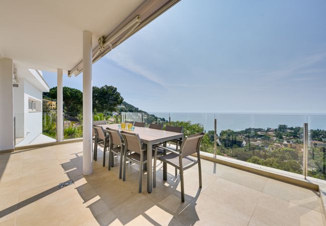 Villa in Blanes - Villa Alta Vista, modern luxury villa with stunnin Villa in Blanes - Villa Alta Vista, modern luxury villa with stunnin