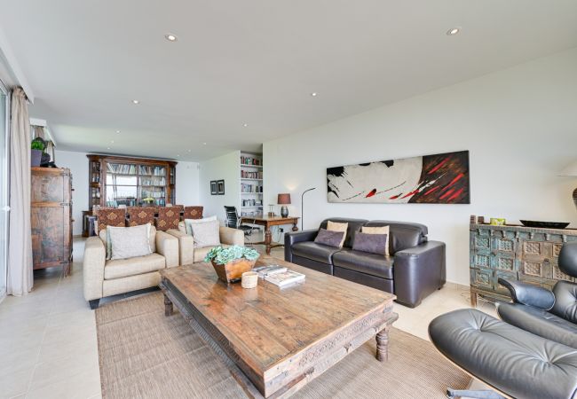 Villa in Blanes - Villa Alta Vista, modern luxury villa with stunnin Villa in Blanes - Villa Alta Vista, modern luxury villa with stunnin