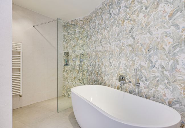 Villa in Blanes - Villa Alta Vista, modern luxury villa with stunnin Villa in Blanes - Villa Alta Vista, modern luxury villa with stunnin