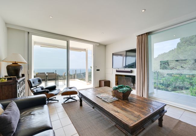 Villa in Blanes - Villa Alta Vista, modern luxury villa with stunnin Villa in Blanes - Villa Alta Vista, modern luxury villa with stunnin