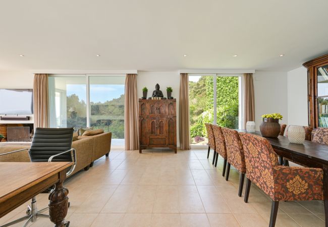 Villa in Blanes - Villa Alta Vista, modern luxury villa with stunnin Villa in Blanes - Villa Alta Vista, modern luxury villa with stunnin