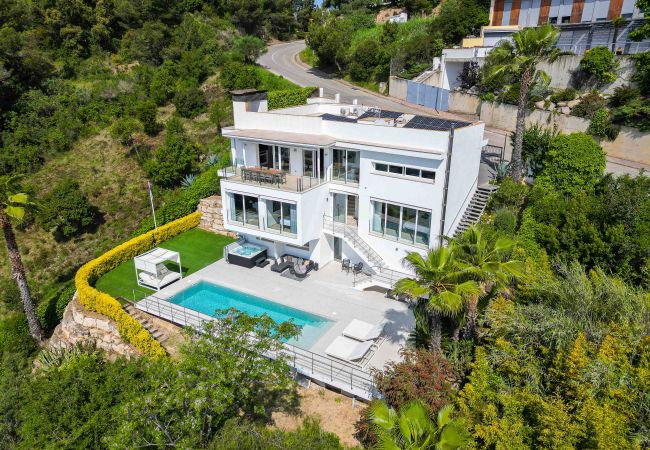 Villa in Blanes - Villa Alta Vista, modern luxury villa with stunnin Villa in Blanes - Villa Alta Vista, modern luxury villa with stunnin