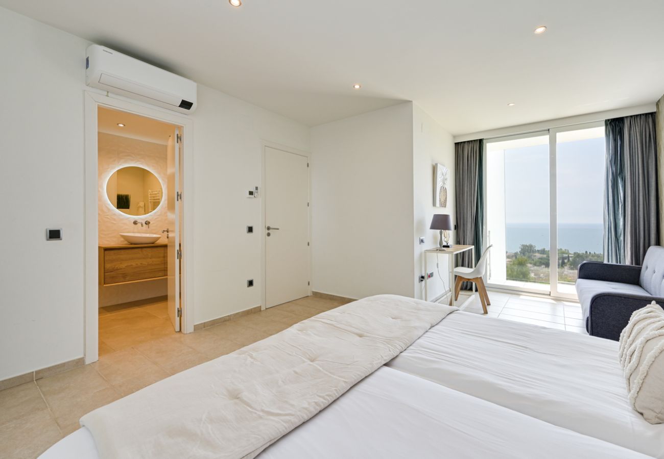 Villa in Blanes - Villa Alta Vista, modern luxury villa with stunnin Villa in Blanes - Villa Alta Vista, modern luxury villa with stunnin