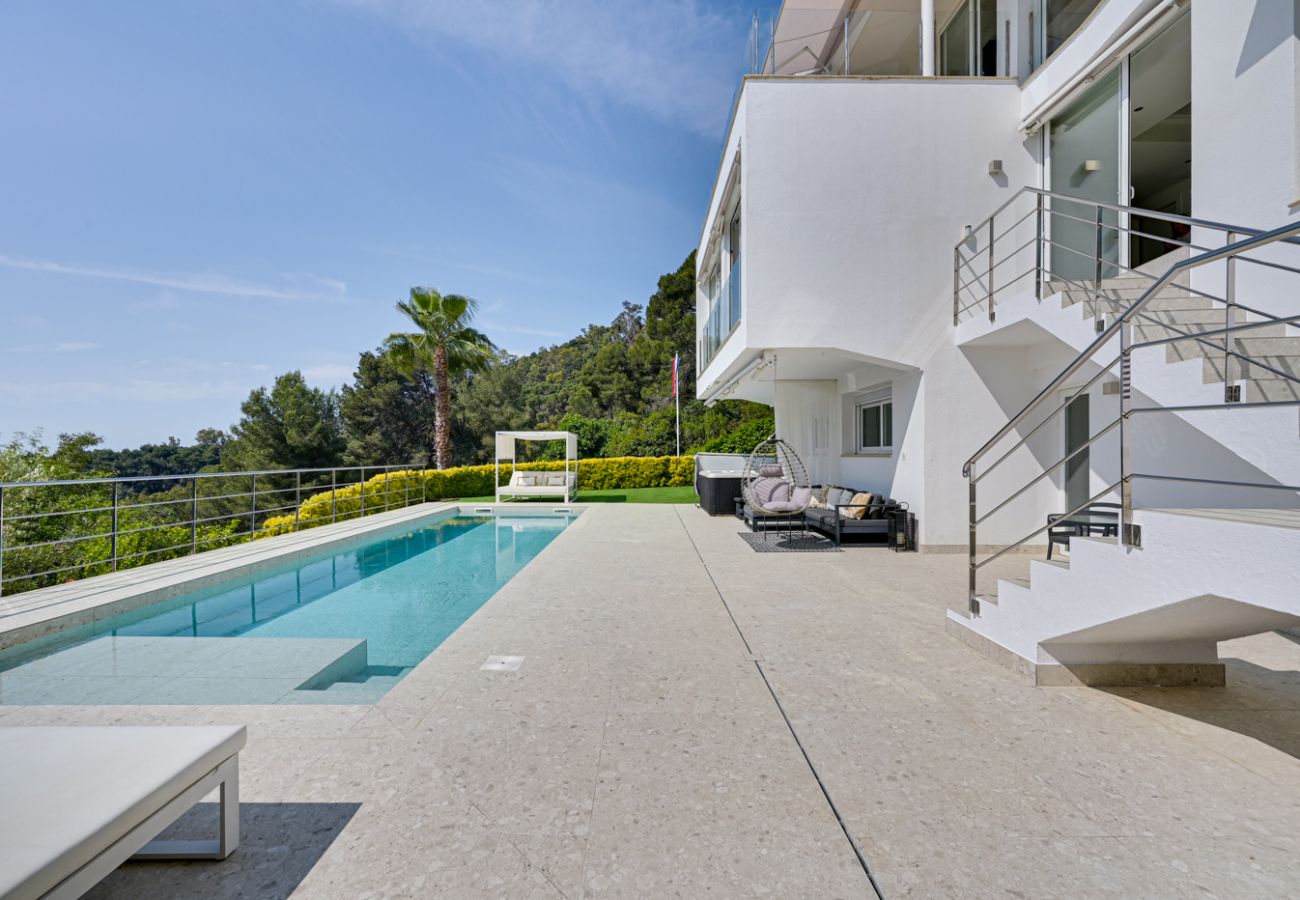Villa in Blanes - Villa Alta Vista, modern luxury villa with stunnin Villa in Blanes - Villa Alta Vista, modern luxury villa with stunnin