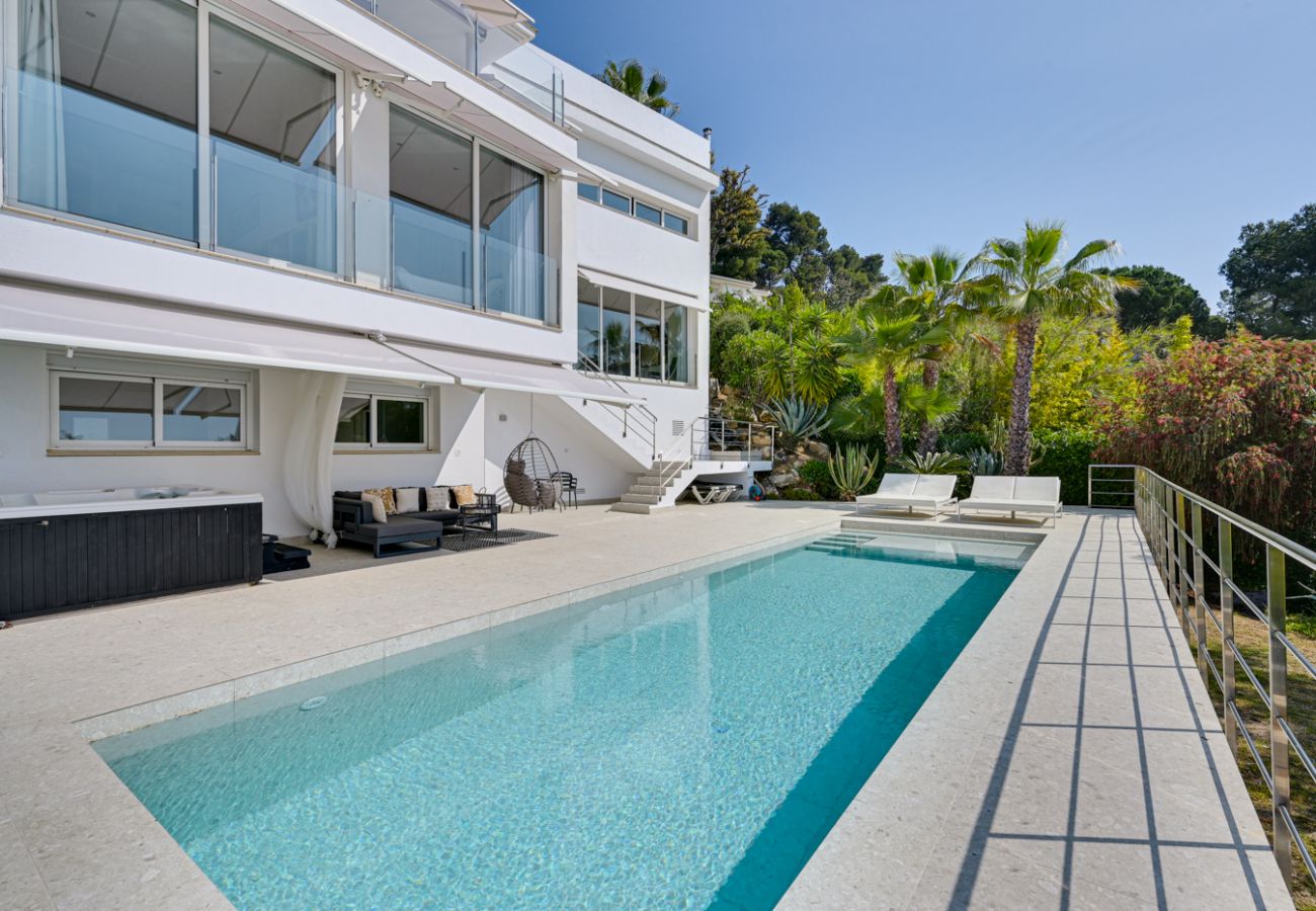 Villa in Blanes - Villa Alta Vista, modern luxury villa with stunnin Villa in Blanes - Villa Alta Vista, modern luxury villa with stunnin