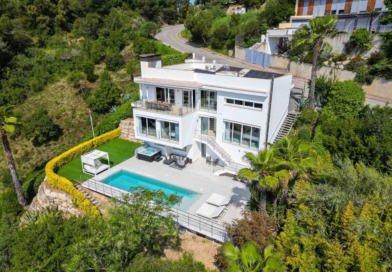Villa in Blanes - Villa Alta Vista, modern luxury villa with stunnin Villa in Blanes - Villa Alta Vista, modern luxury villa with stunnin