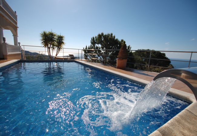 Villa in Lloret de Mar - Villa Vistamar Villa in Lloret de Mar - Villa Vistamar