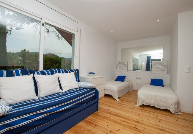 Villa in Calella - Villa Margot, beautiful Spanish house with large g Villa in Calella - Villa Margot, beautiful Spanish house with large g