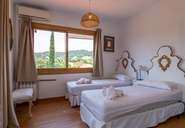 Villa in Calella - Villa Margot, beautiful Spanish house with large g Villa in Calella - Villa Margot, beautiful Spanish house with large g