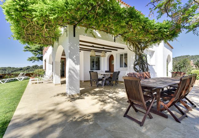 Villa in Calella - Villa Margot, beautiful Spanish house with large g Villa in Calella - Villa Margot, beautiful Spanish house with large g