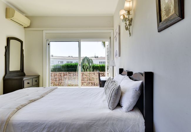 Villa in Calella - Villa Margot, beautiful Spanish house with large g Villa in Calella - Villa Margot, beautiful Spanish house with large g