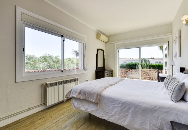 Villa in Calella - Villa Margot, beautiful Spanish house with large g Villa in Calella - Villa Margot, beautiful Spanish house with large g